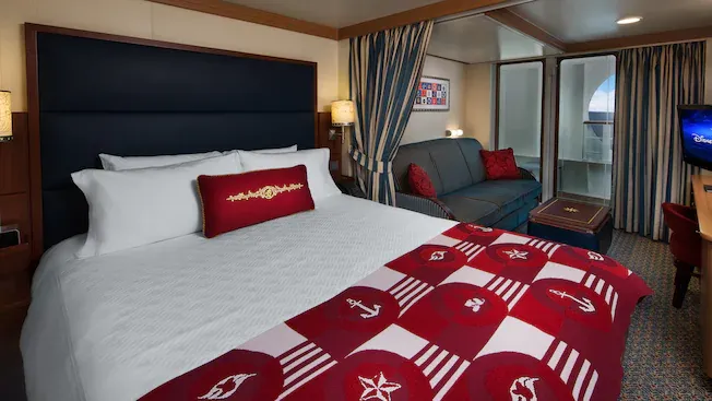 豪华海景舱房，配有导航员阳台