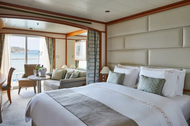 经典阳台套房 1