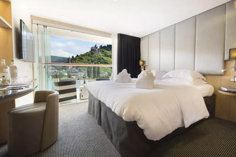Balcony Suite 1