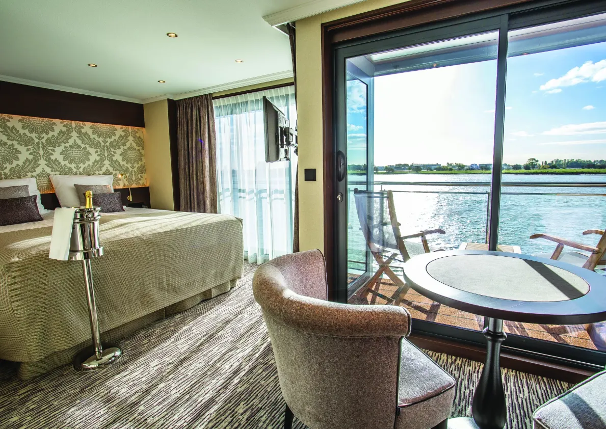 Diamond Deck (Upper) - Deluxe Balcony Suite