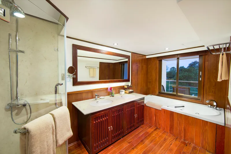 Luxury Suite French & Outside Balcony 1