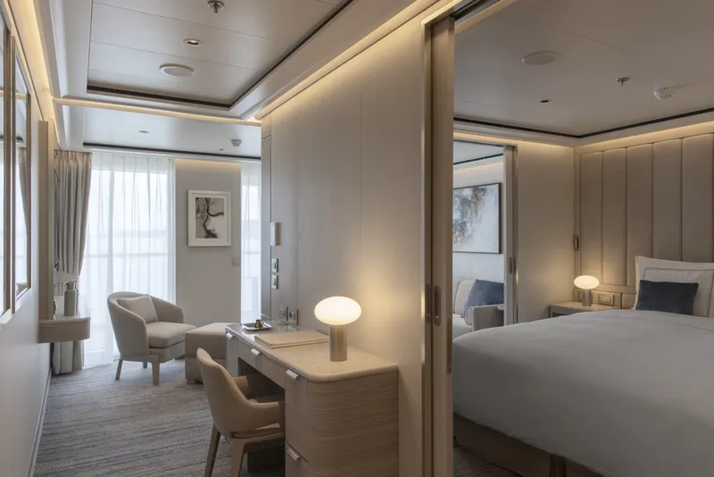 Medallion Suite 8
