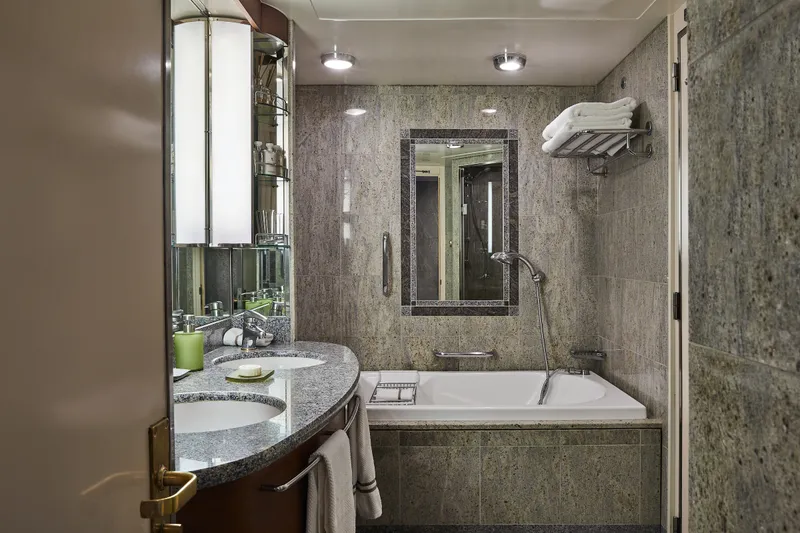Medallion Suite 3