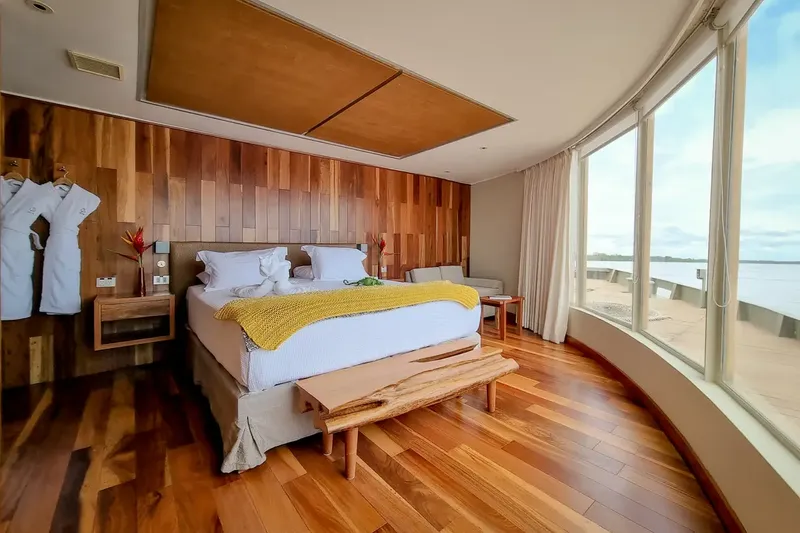 Amazon Suite - Hoveddæk