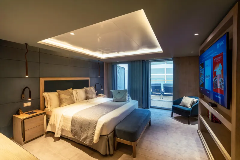 MSC Yacht Club Owner's Suite dengan Whirlpool Bath 1