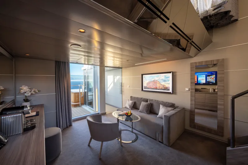 Suite Duplex MSC Yacht Club dengan Jacuzzi 1