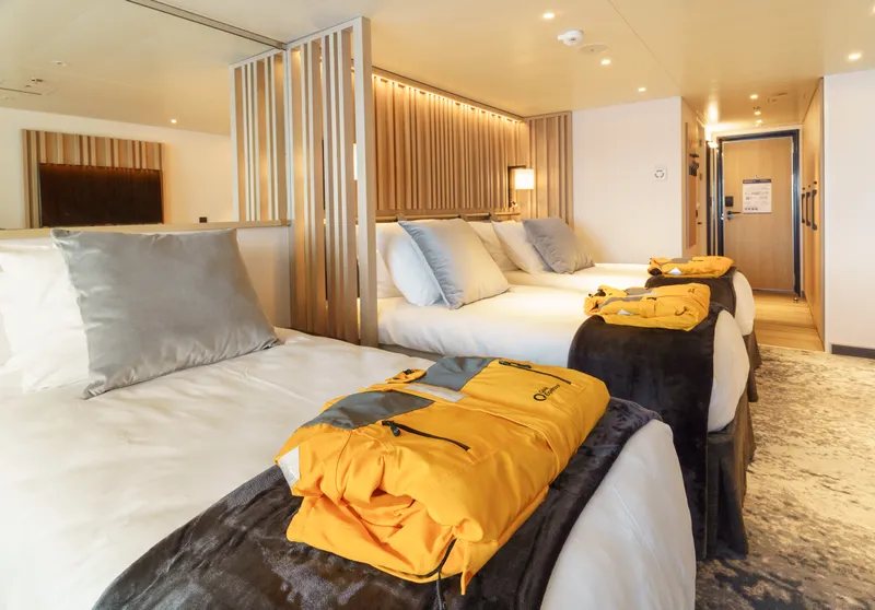 ثلاثي المستكشف 1