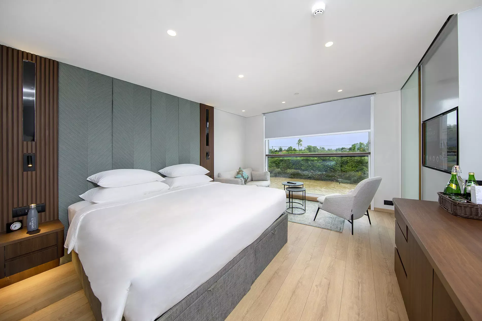 Emerald Panorama Balcony Suite