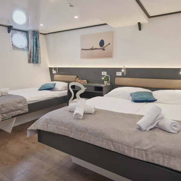 Categorie D, Puntea Principală 1