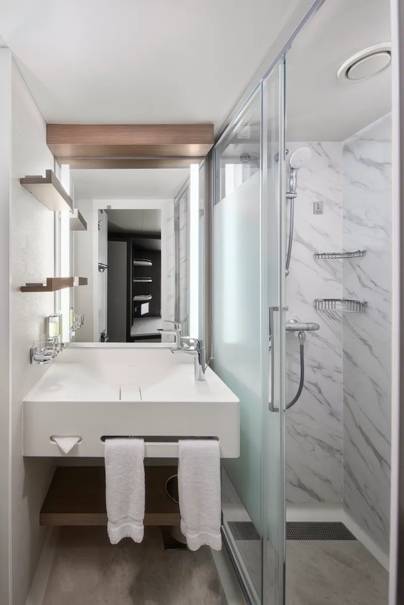 Aft-Facing Balcony 2