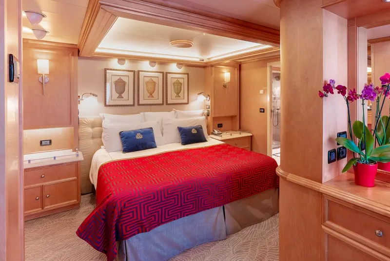 Queens Grill Master Suite