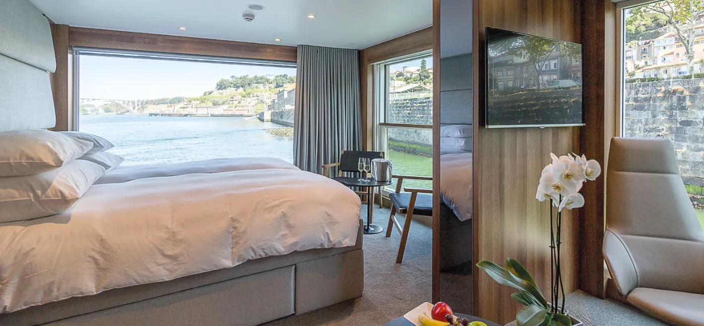 Emerald Riverview Suite