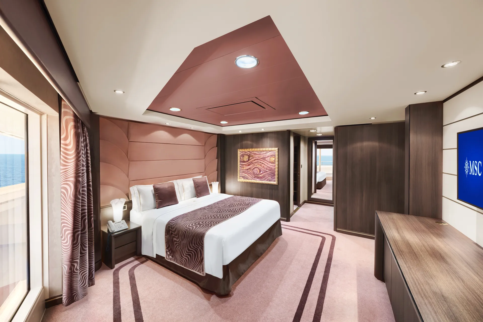 MSC YACHT CLUB EXECUTIVE & FAMILY SUITE 1