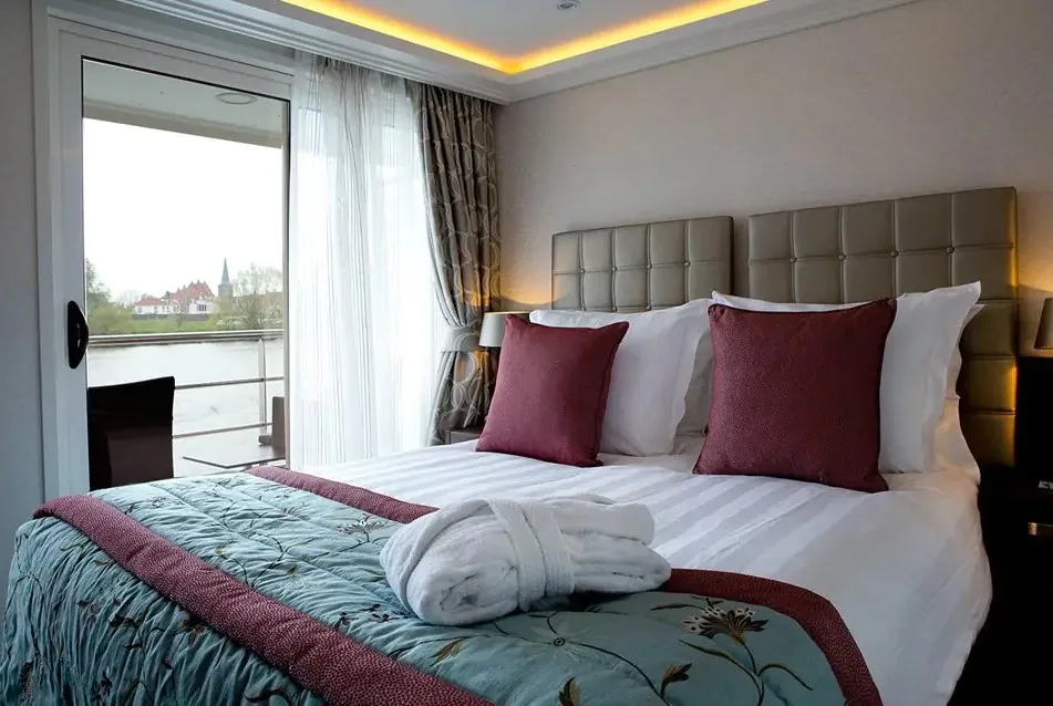 Kahden hengen parvekesviitti 2