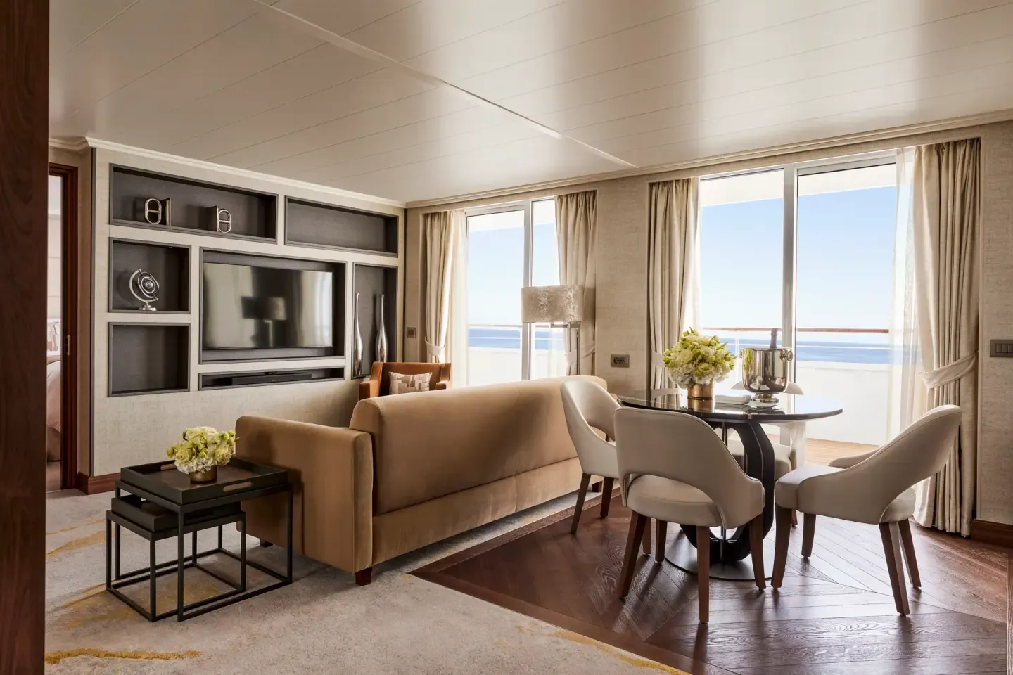 Junior Penthouse Deluxe Suite