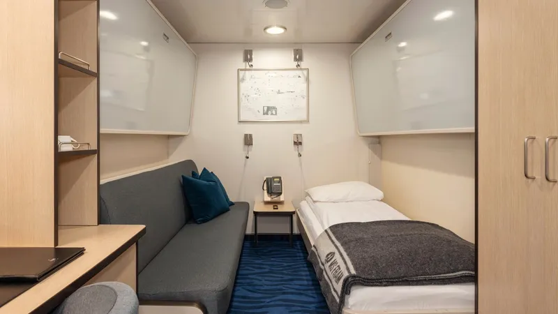 Πολική Εσωτερική 4