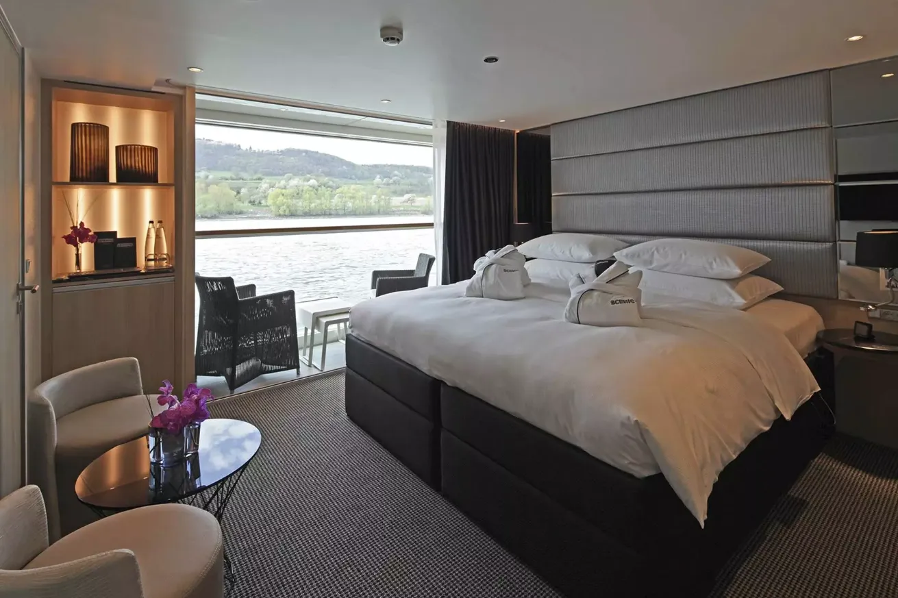 Junior Balcony Suite 1