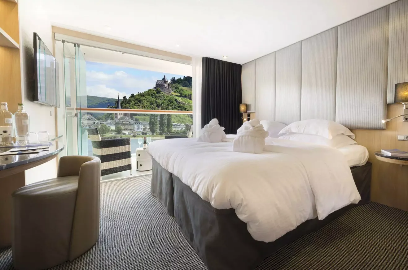 Balcony Suite 1