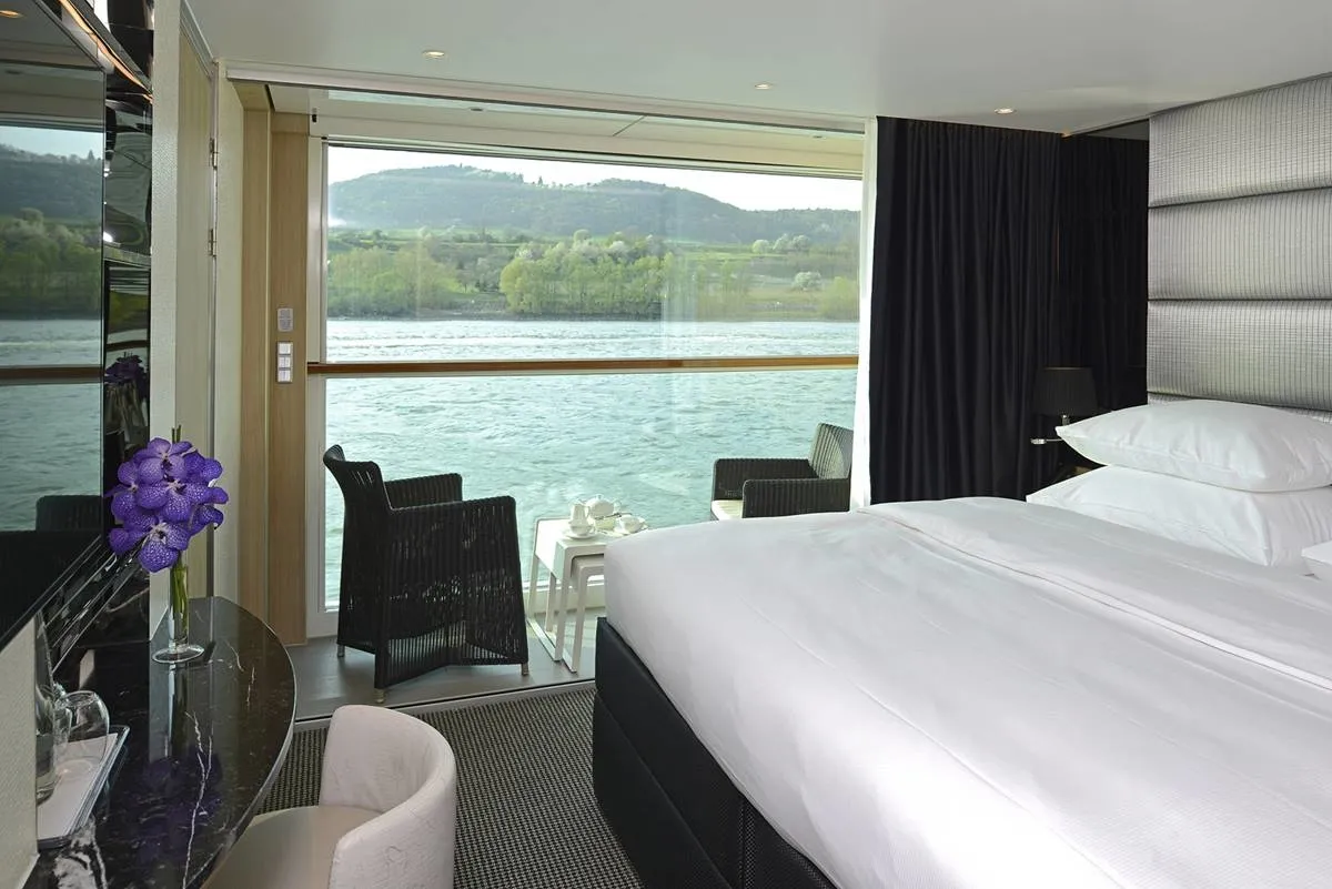 Balcony Suite 2
