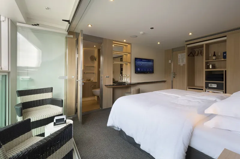 Balcony Suite 2