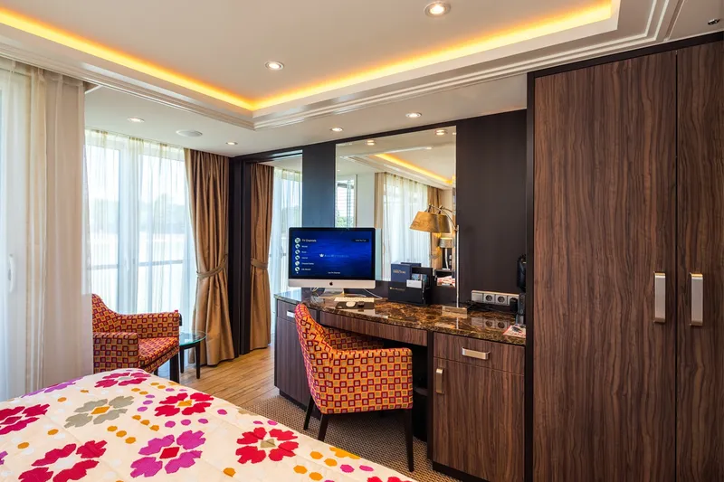 Twin Balcony 5