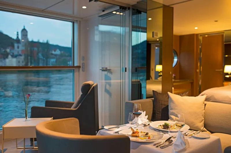 Royal Panorama Suite 2