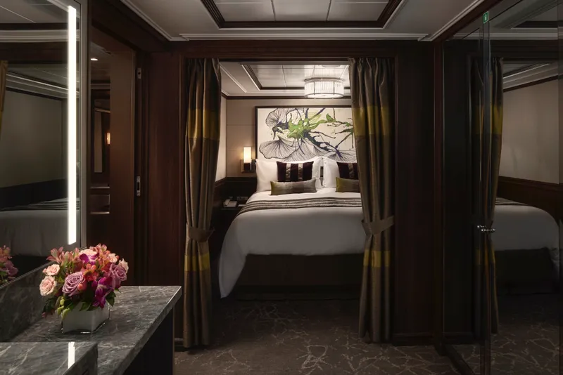 2-Bedroom Deluxe Family Suite with Balcony 2