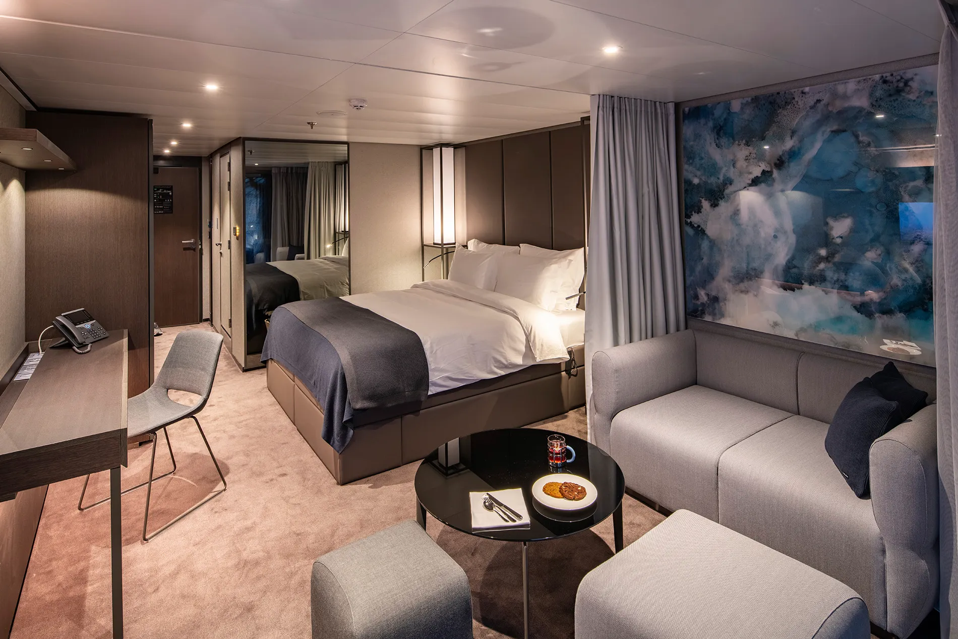 Deluxe Verandah Suite