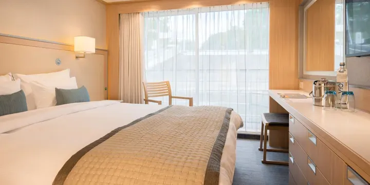 Veranda Stateroom (A, B)