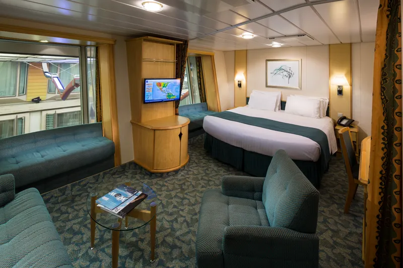 Spacious Promenade View Interior