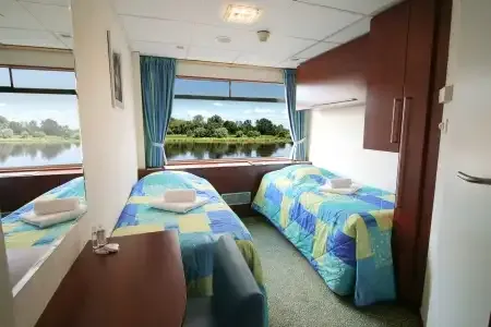 Upper Deck 2 Beds CAT. A