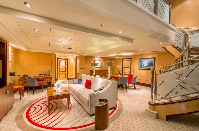 Queens Grill Duplex Suite