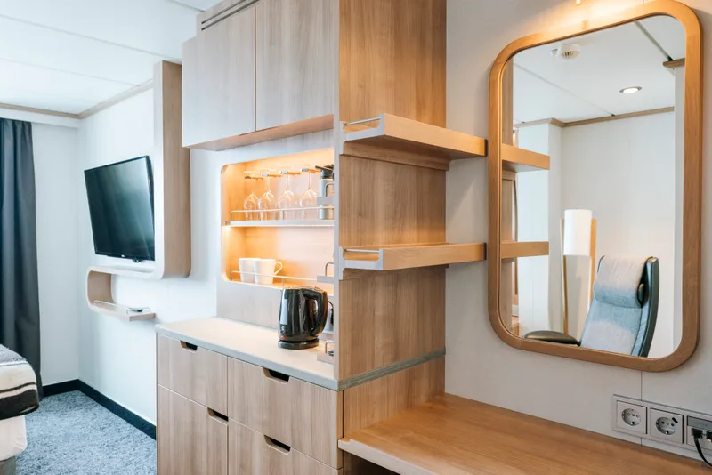 Πολική Καμπίνα με Παράθυρο 5