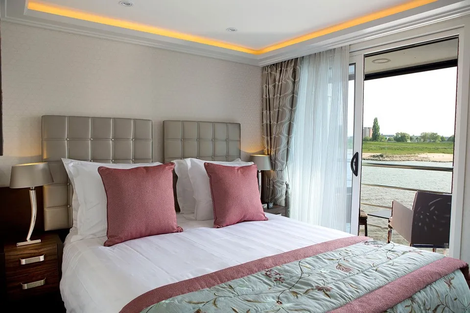 Twin Balcony