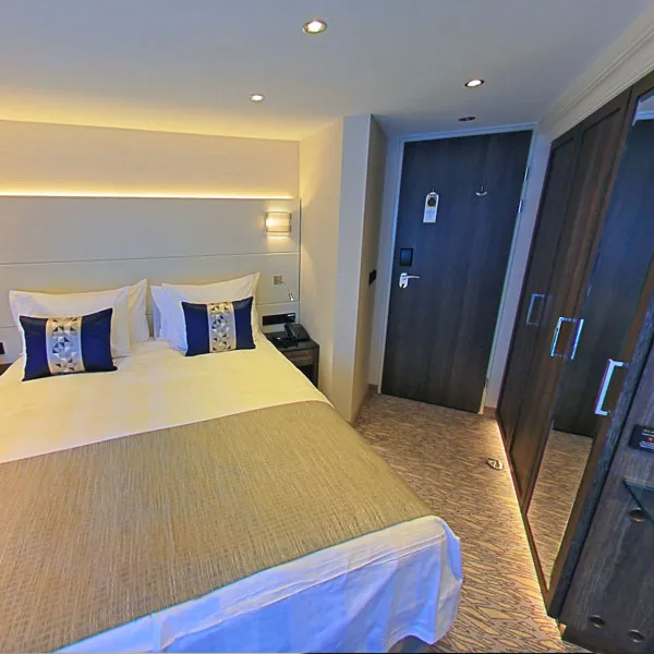 类别 4 | 红宝石甲板 2