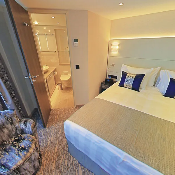 类别 4 | 红宝石甲板 1