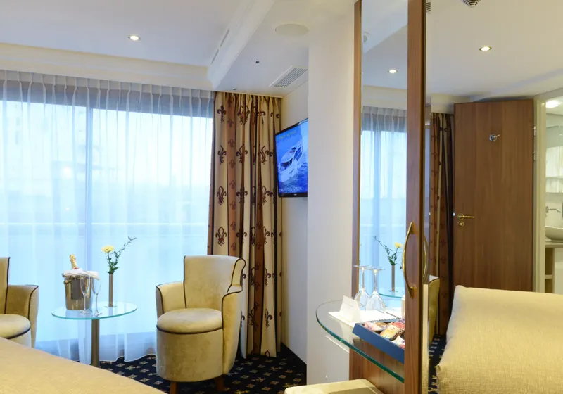 Superior Stern Suite - Diamond Deck