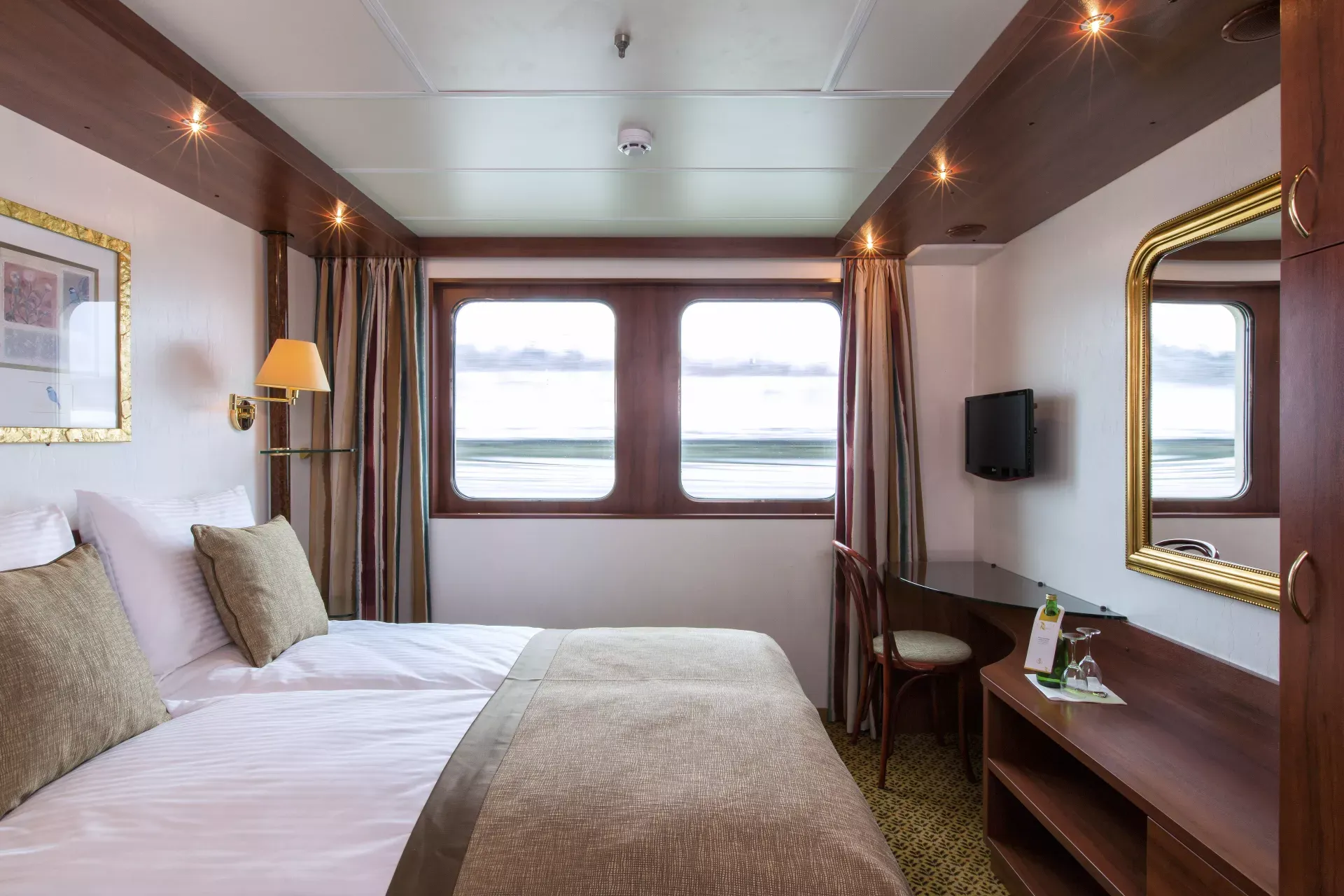 Double Cabin Emerald Deck