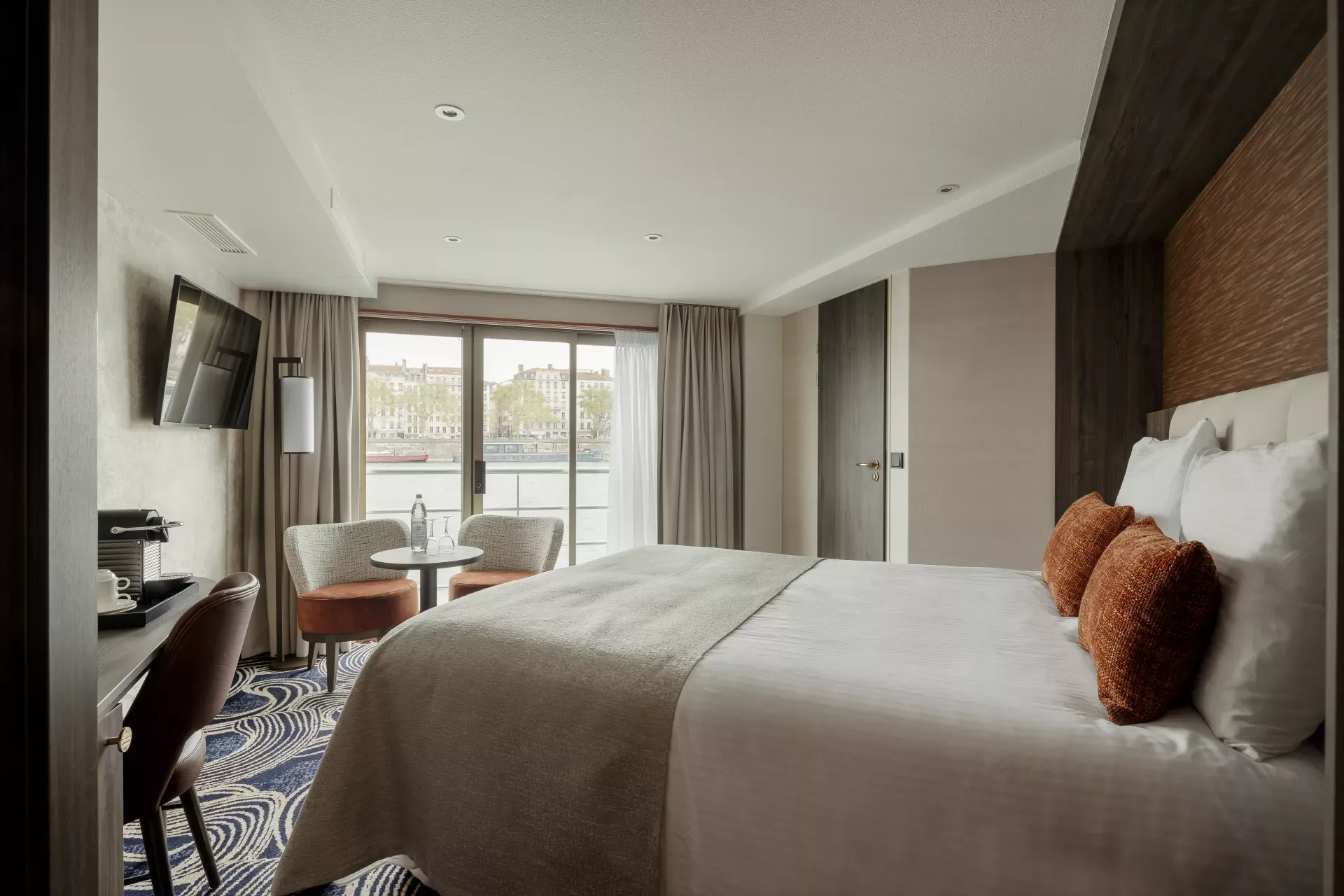 Junior Suite Diamond Deck