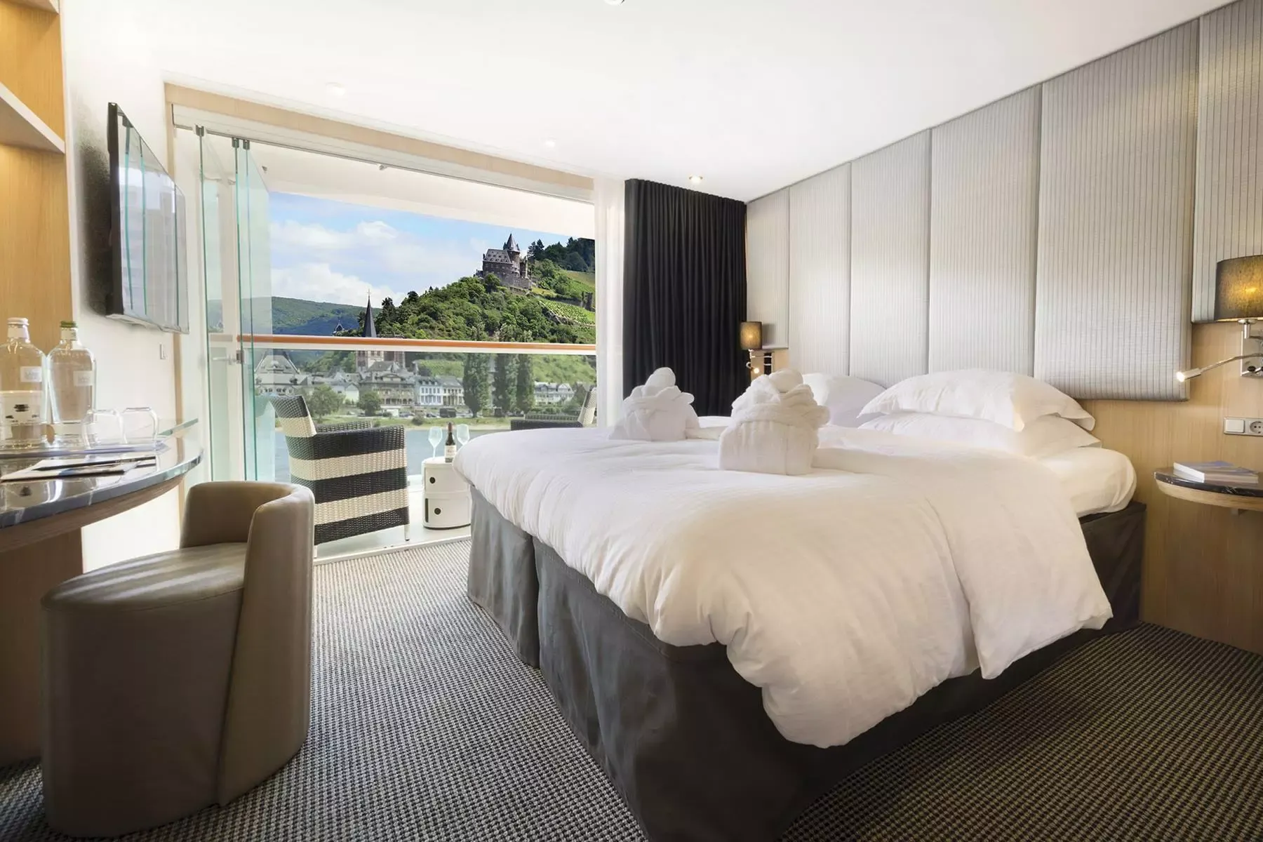Balcony Suite 2