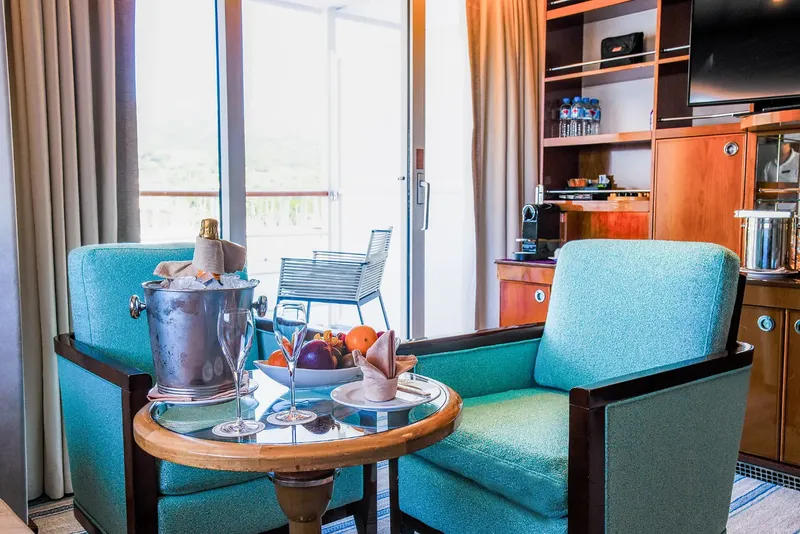 Suită Grandioasă GS – Puntea 8 2