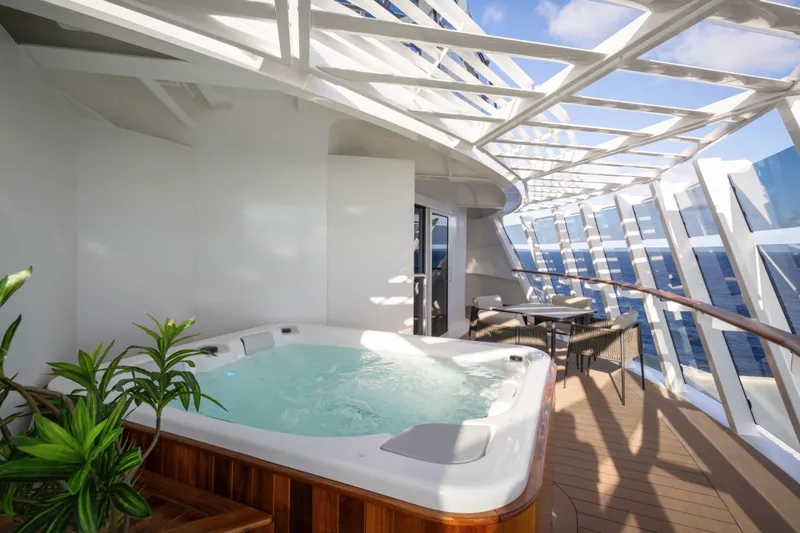 MSC游艇俱乐部皇家套房，配有漩涡浴缸 2