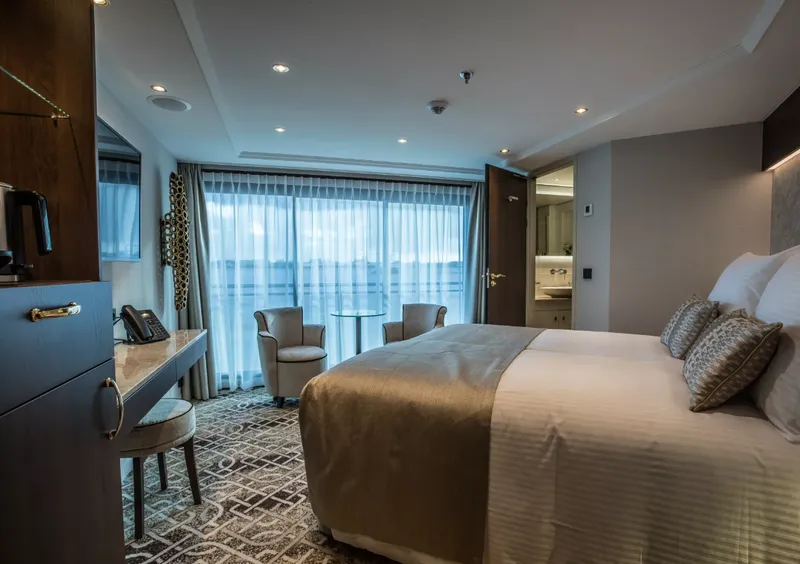 Diamond Deck Suite (Upper)