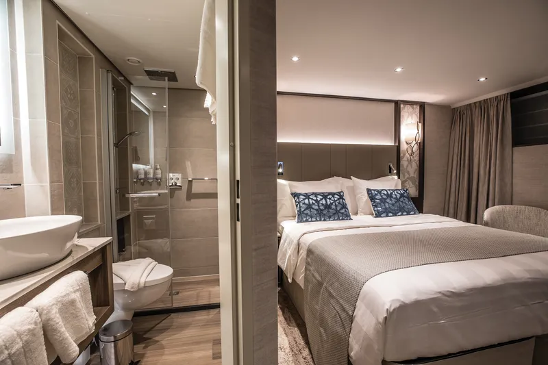 Kategoria 2, Smaragdikansi 1