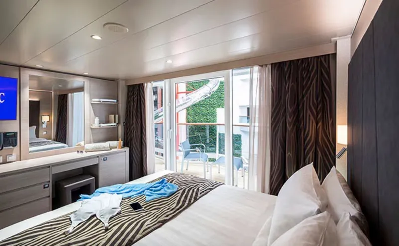 豪华阳台舱,拥有步行道与海景 Fantastica 1