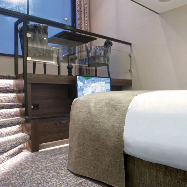 类别 3 | 翡翠甲板 1