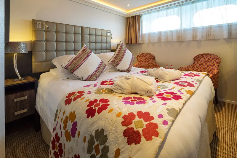 Cabină cu Fereastră Fixă 1