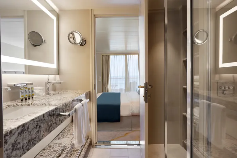 Sapphire Veranda Suite