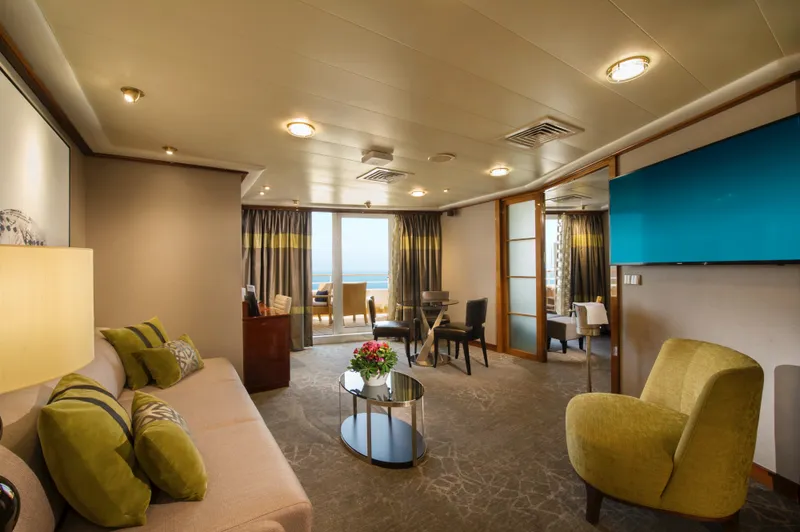 擁有大型陽台的主人套房 2