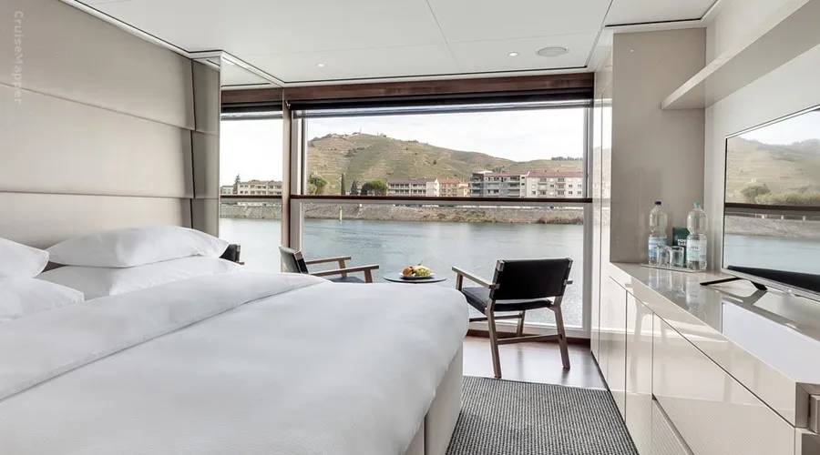 Emerald Panorama Balcony Suite